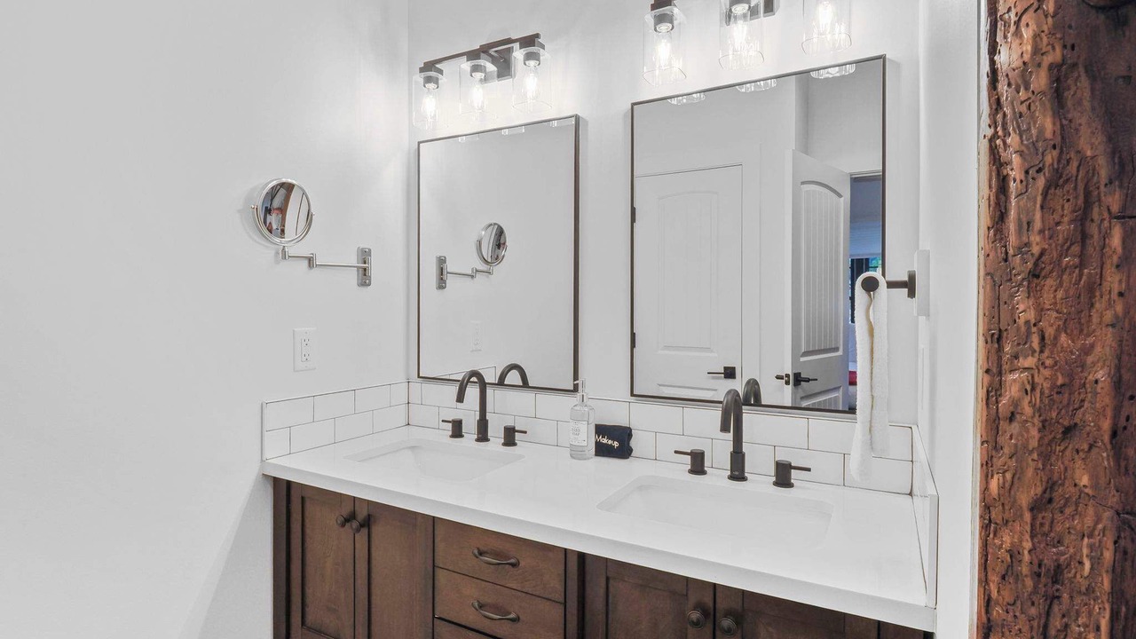 Photo of Bathroom in Cedar