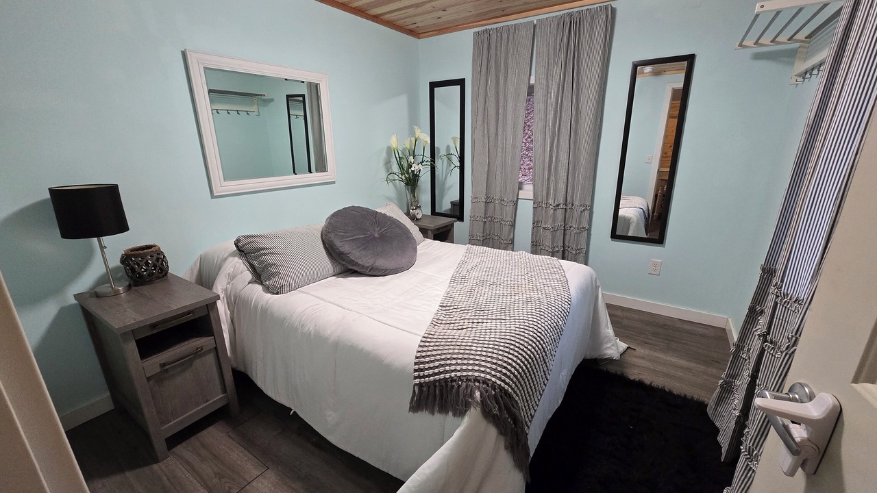 Photo of Bedroom in Montague