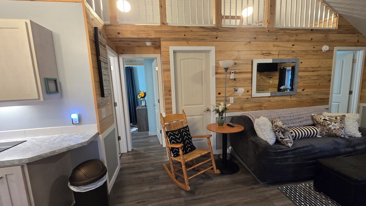 Photo of Livingroom in Montague