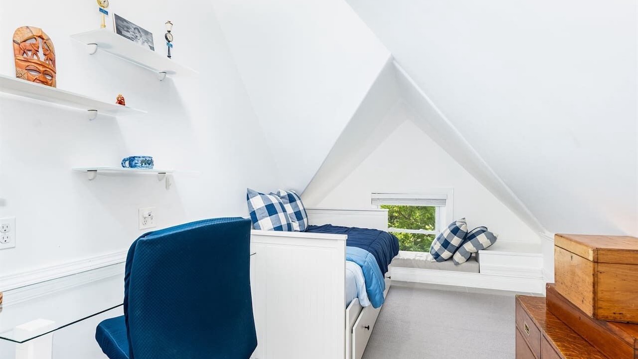 Photo of Bedroom in Evanston