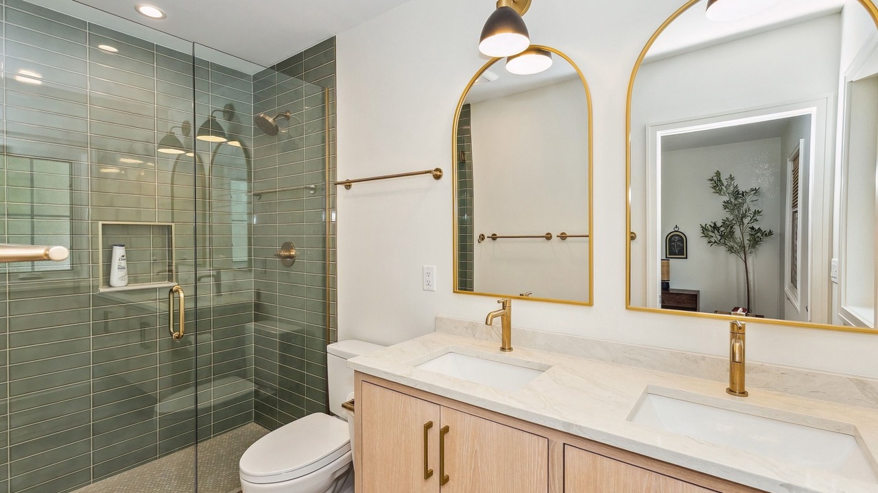 Photo of Bathroom in Union Pier