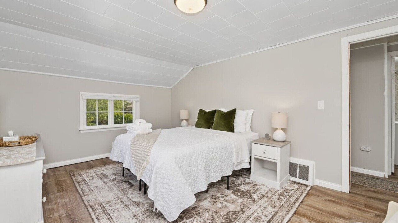 Photo of Bedroom in Lake Geneva