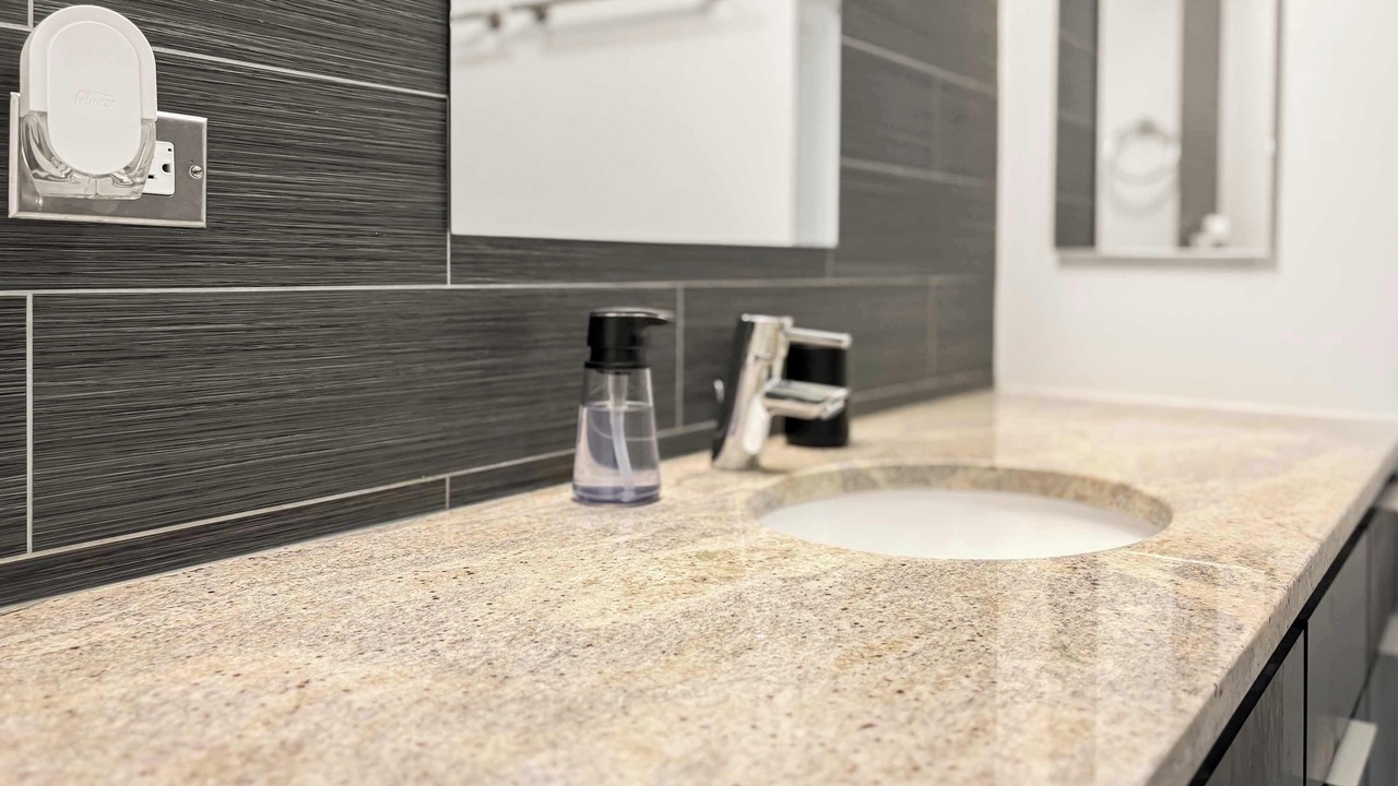 Photo of Bathroom in East Hyde Park