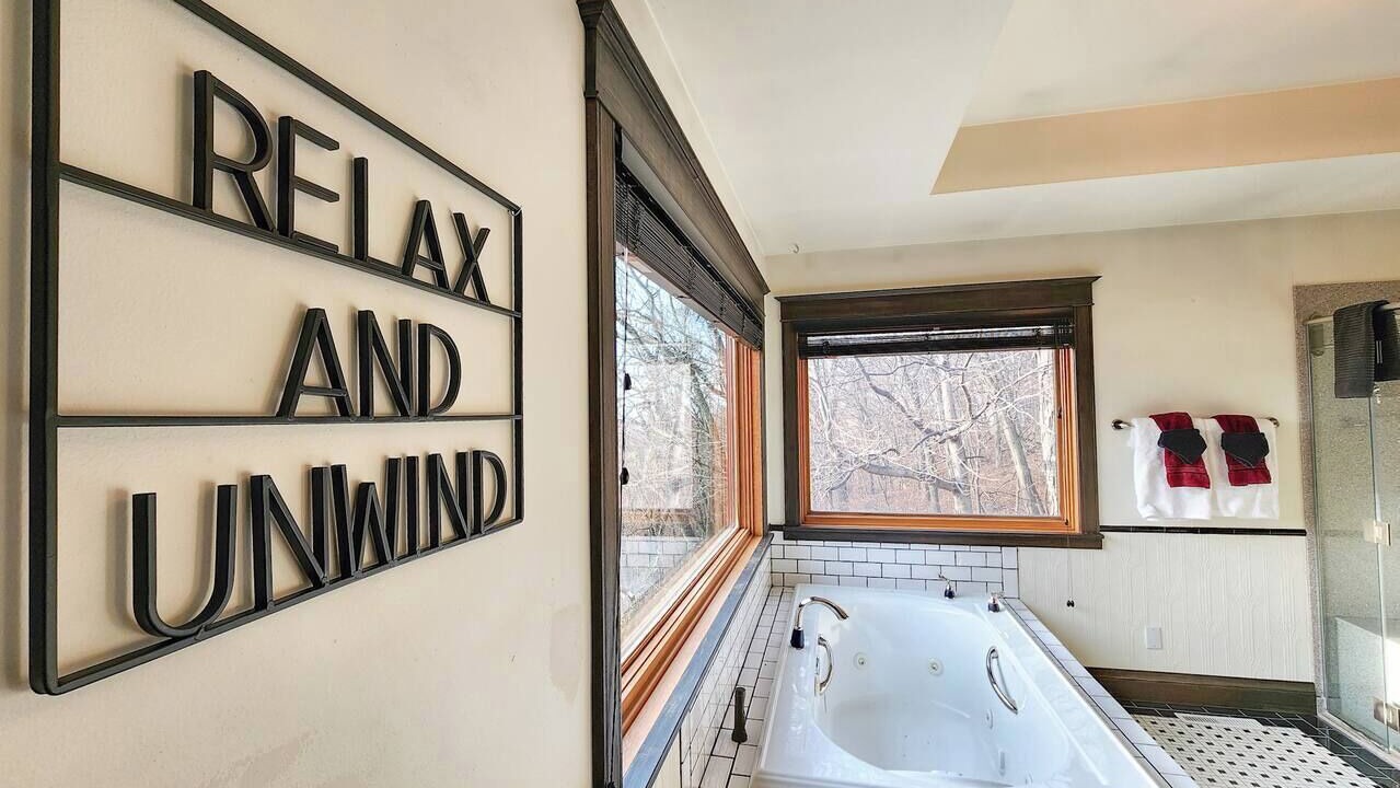 Photo of Bathroom in The Galena Territory