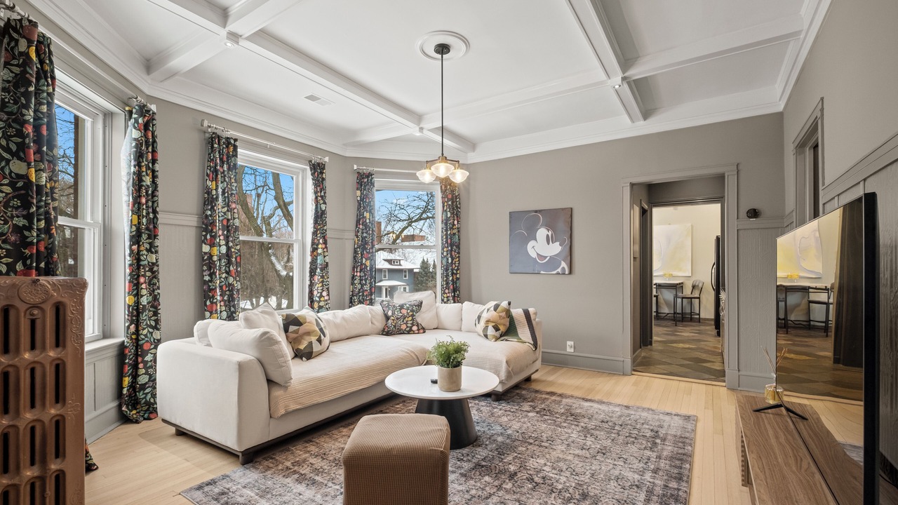 Photo of Bedroom in Rogers Park