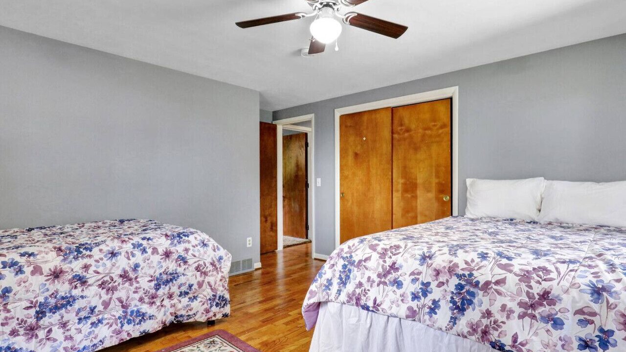Photo of Bedroom in Lansing