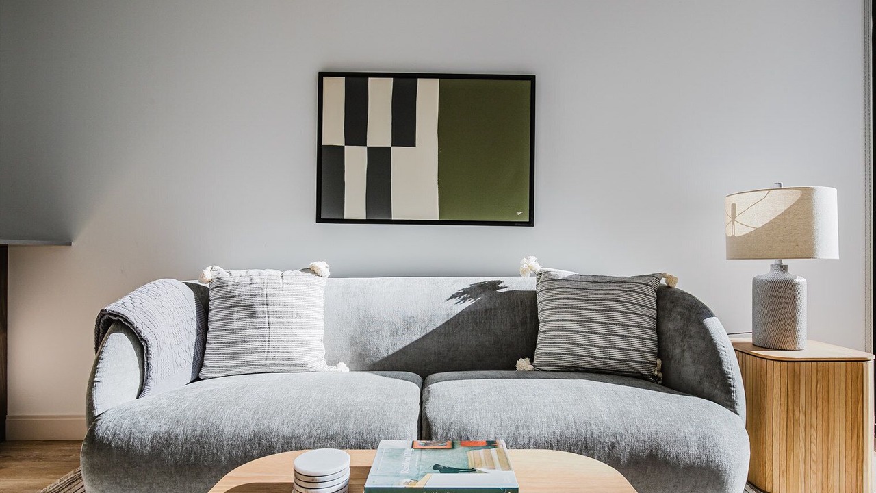 Photo of Livingroom in Streeterville