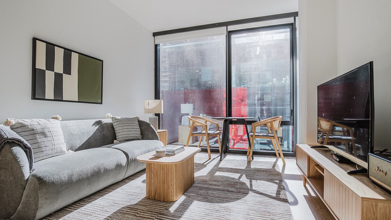 Photo of Livingroom in Streeterville