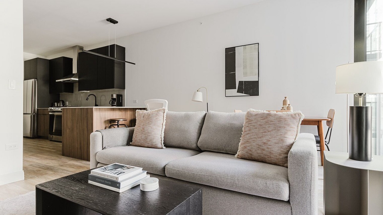 Photo of Livingroom in Streeterville