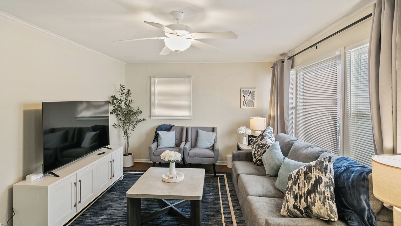 Photo of Livingroom in Waukegan