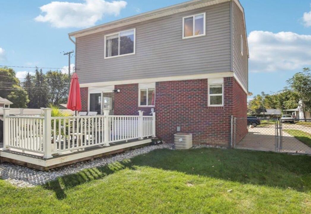 Photo of Outdoor in Madison Heights