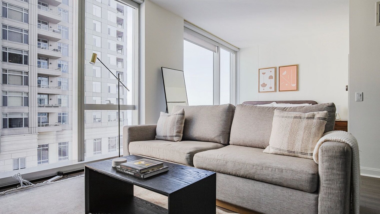 Photo of Livingroom in Streeterville