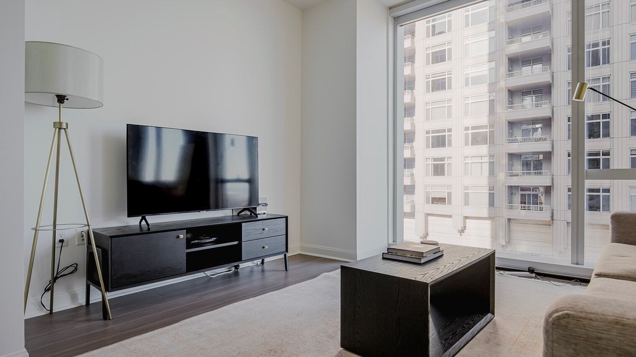 Photo of Livingroom in Streeterville