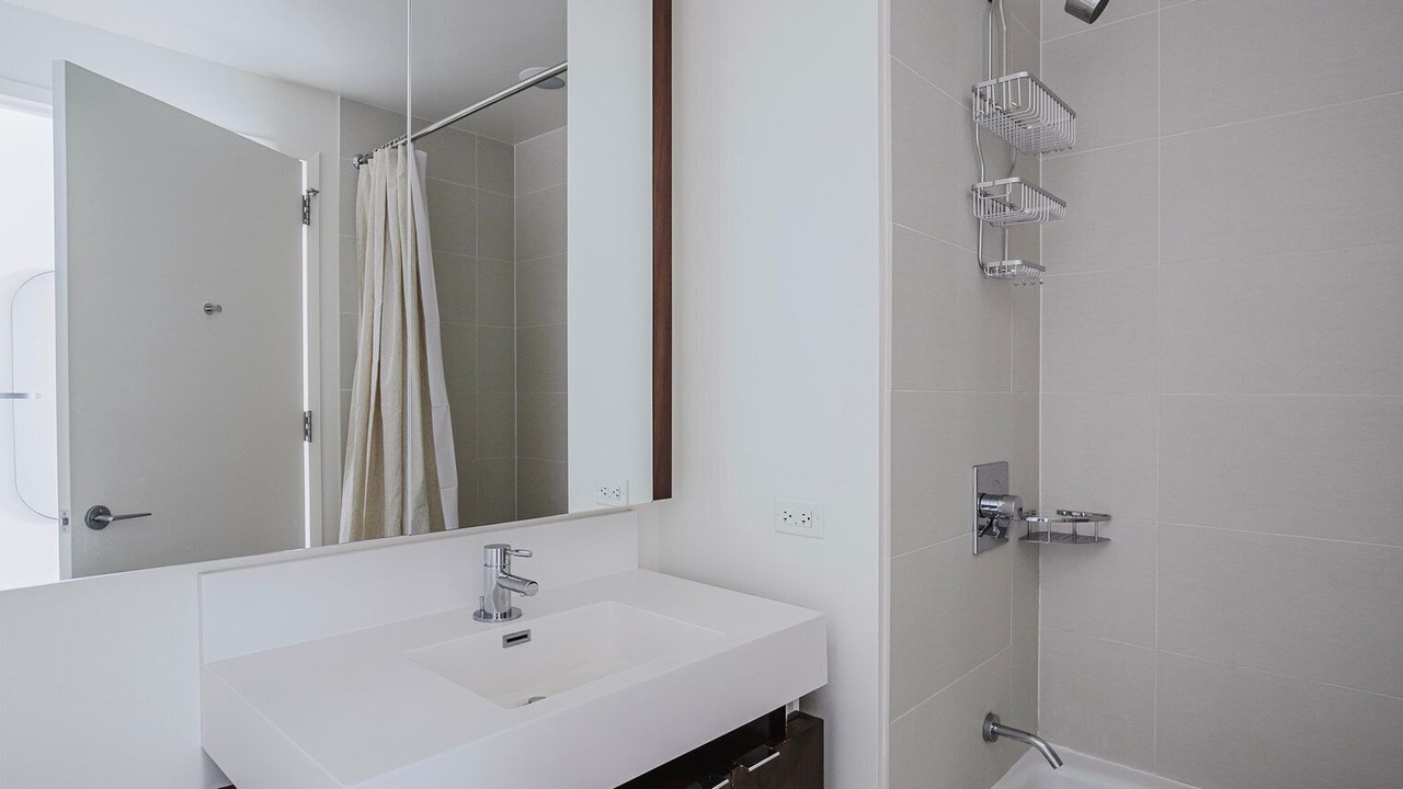 Photo of Bathroom in Streeterville
