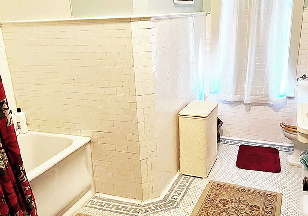 Photo of Bathroom in Council Bluffs