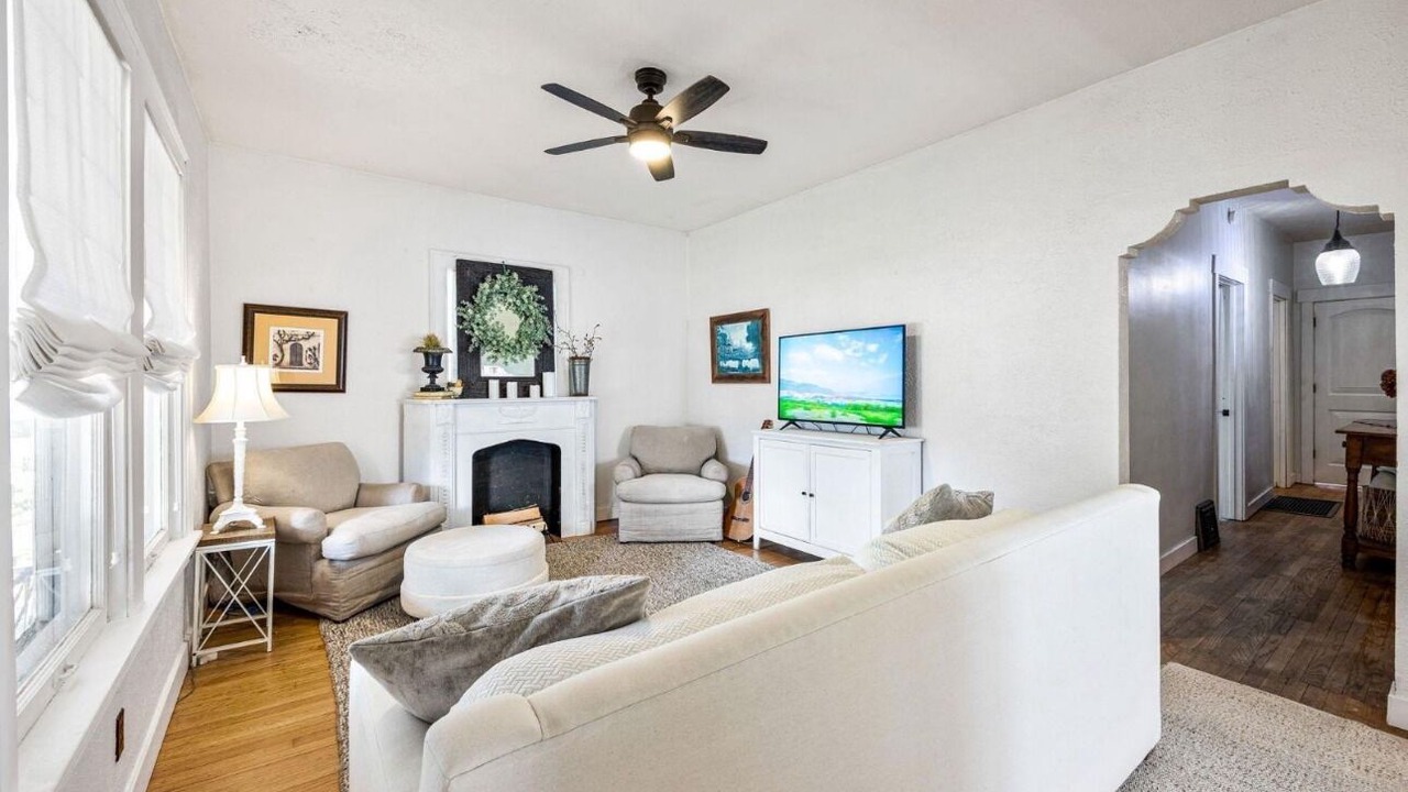 Photo of Livingroom in Northshore Triangle