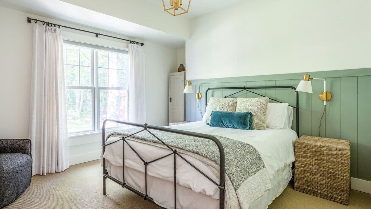 Photo of Bedroom in Lakeside