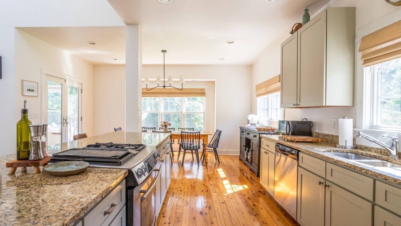 Photo of Kitchen in Lakeside
