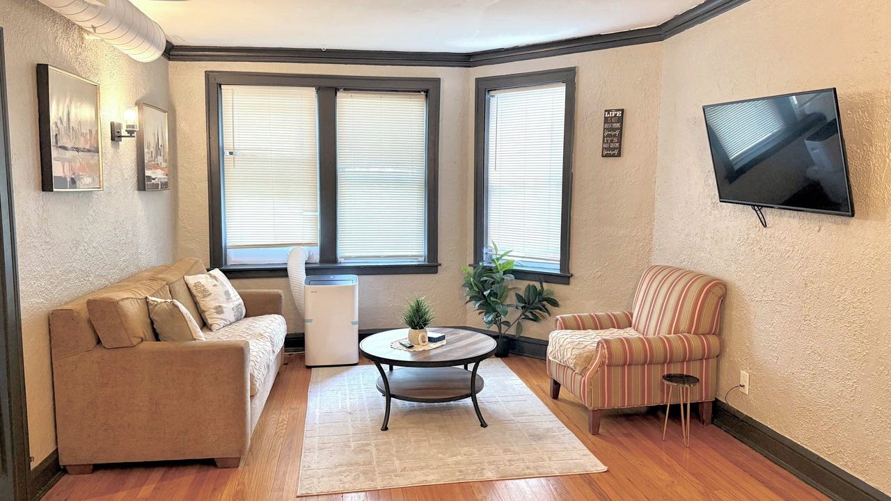 Photo of Livingroom in Gage Park