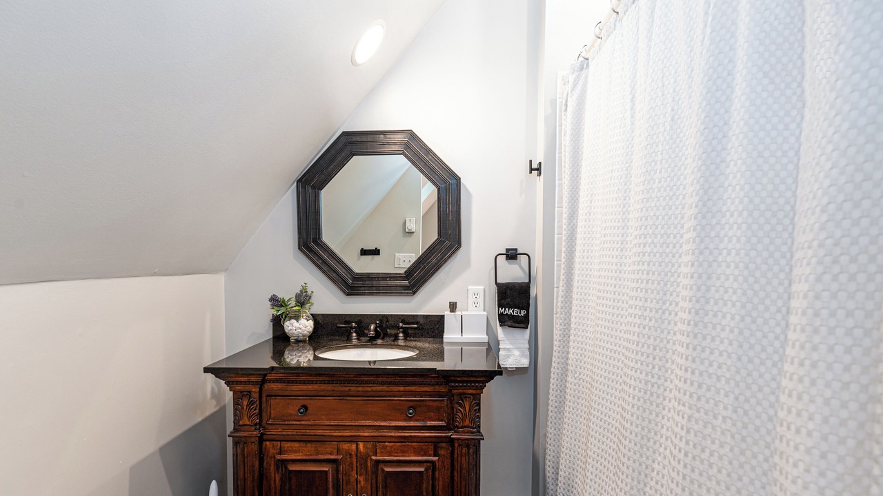 Photo of Bathroom in The Galena Territory