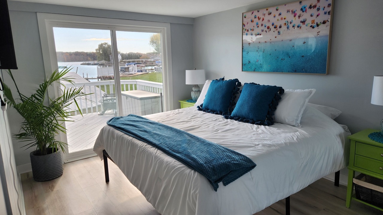Photo of Bedroom in Norton Shores