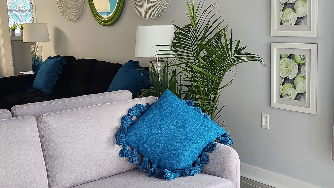Photo of Livingroom in Norton Shores