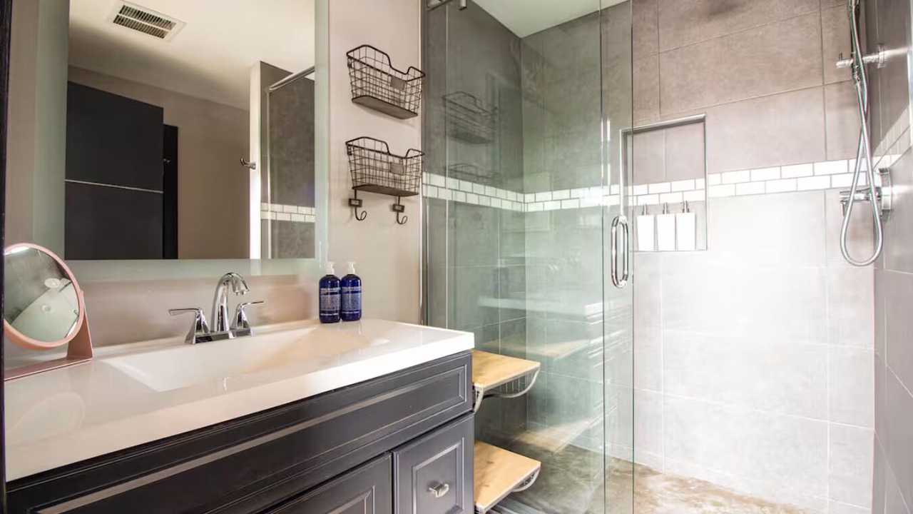 Photo of Bathroom in Douglas