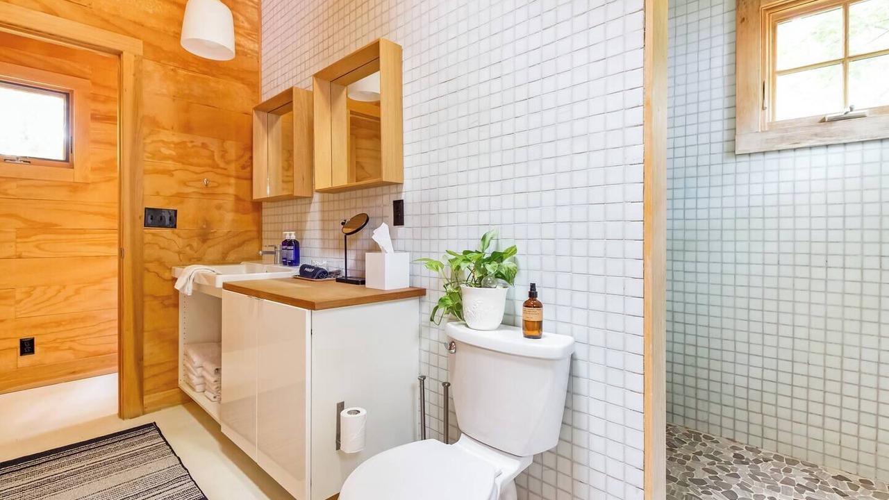 Photo of Bathroom in Douglas