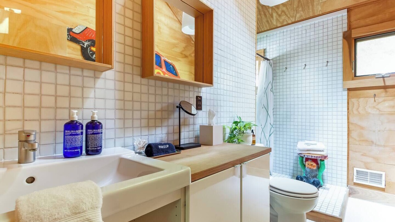 Photo of Bathroom in Douglas