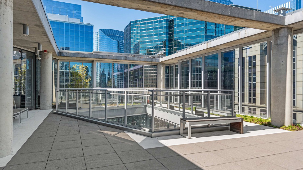 Photo of Patio Balcony in Downtown Chicago