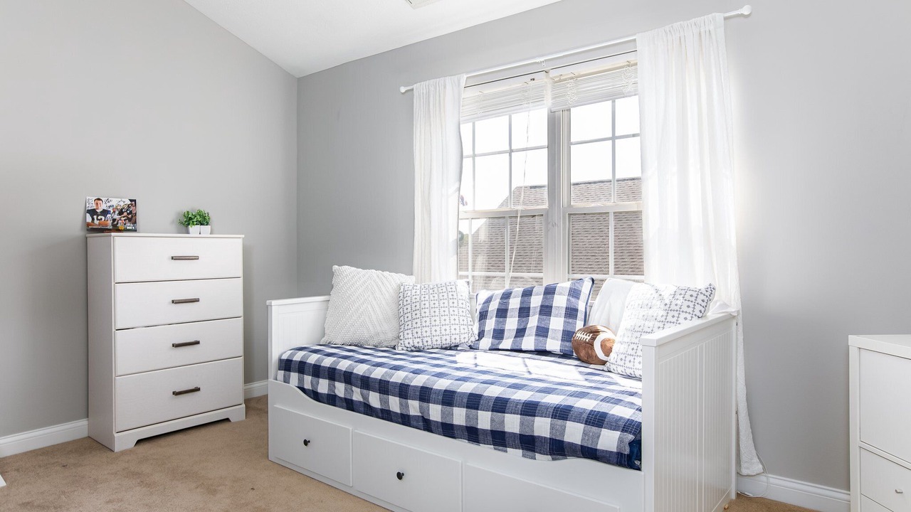 Photo of Bedroom in Roseland