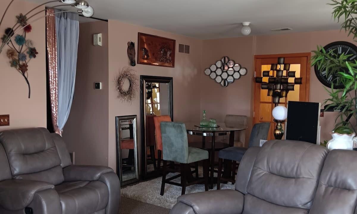 Photo of Livingroom in Warren