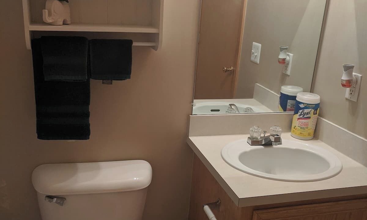 Photo of Bathroom in Warren