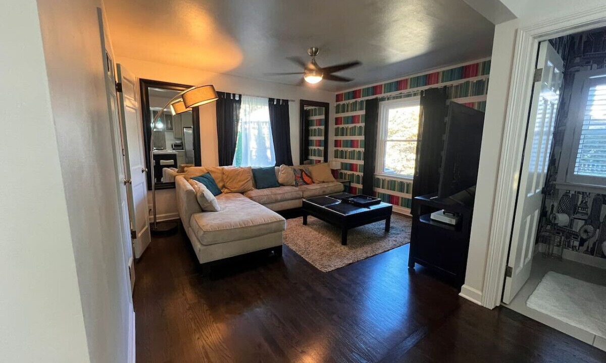 Photo of Livingroom in Whitefish Bay