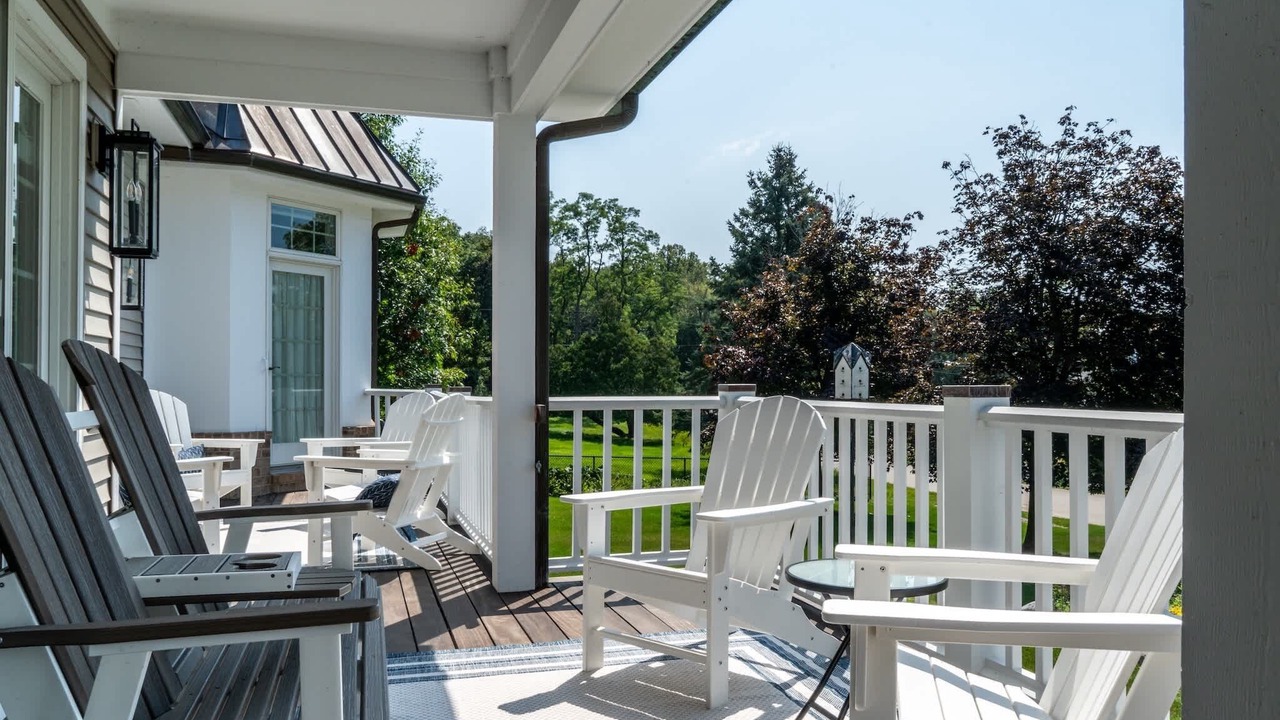 Photo of Patio Balcony in Lake Geneva