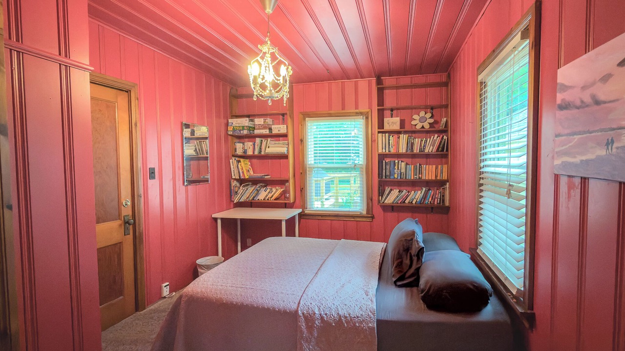 Photo of Bedroom in Champaign
