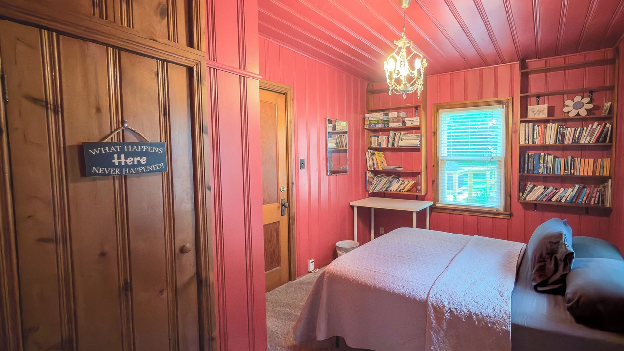 Photo of Bedroom in Champaign