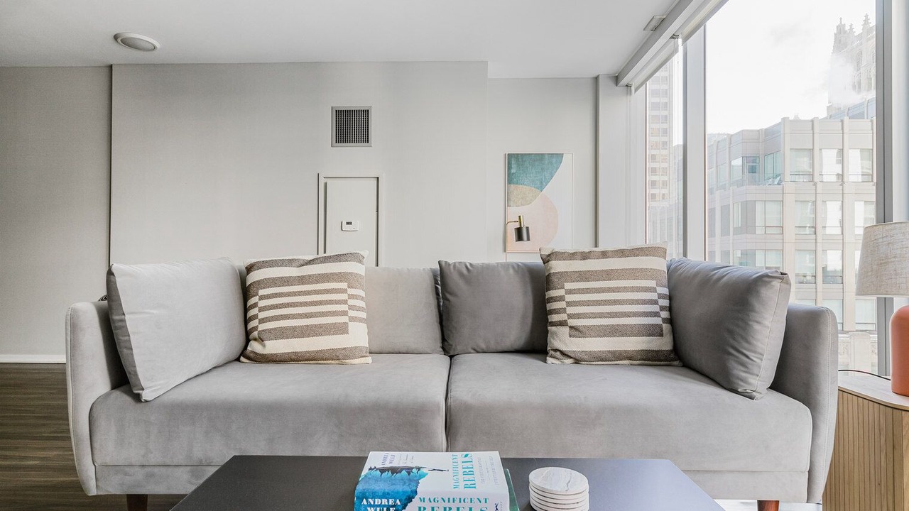 Photo of Livingroom in Streeterville