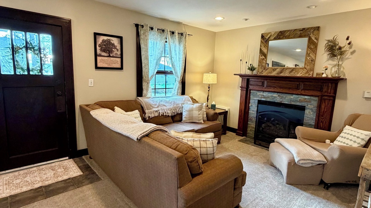 Photo of Livingroom in Whitehall