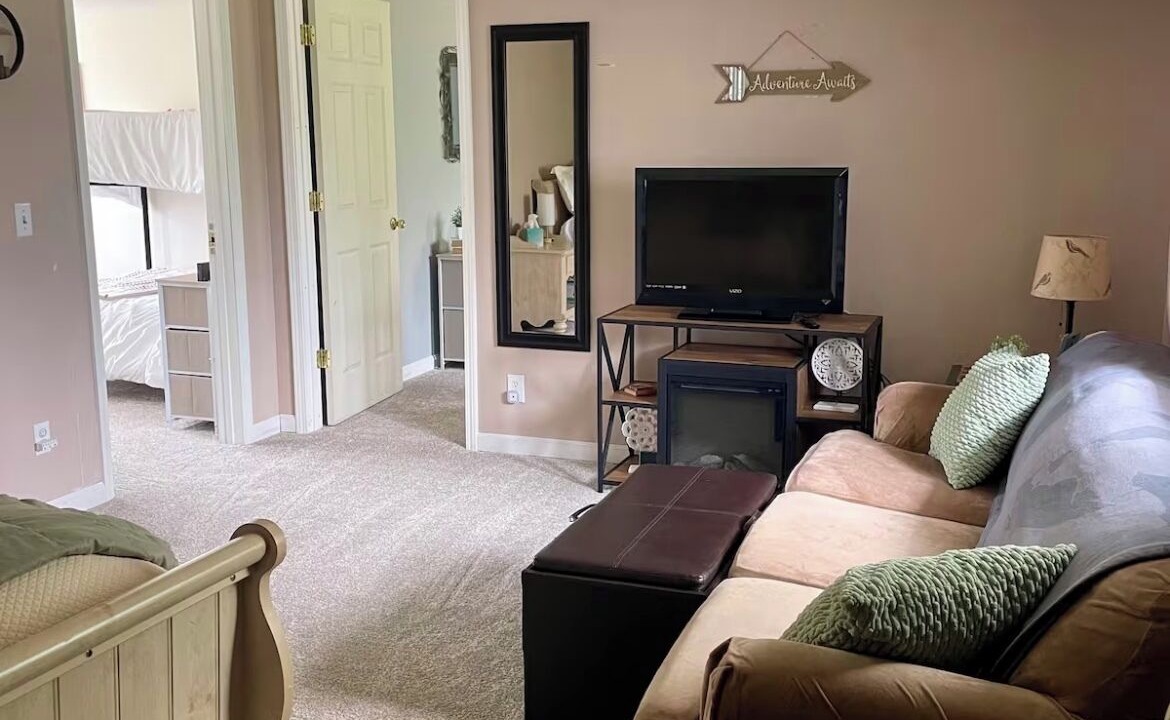 Photo of Livingroom in Whitehall