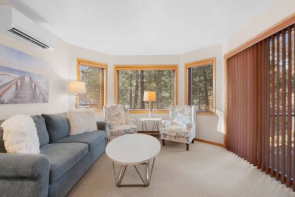 Photo of Livingroom in Egg Harbor