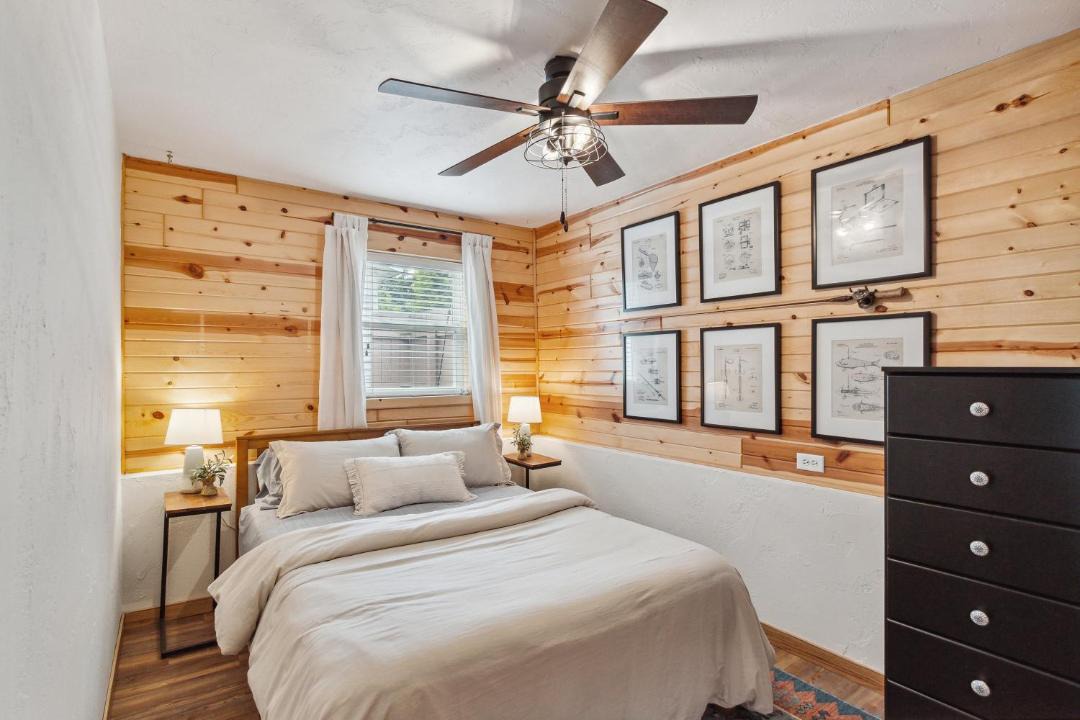 Photo of Bedroom in Edgerton