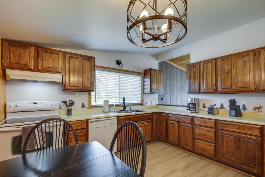 Photo of Kitchen in White Pine