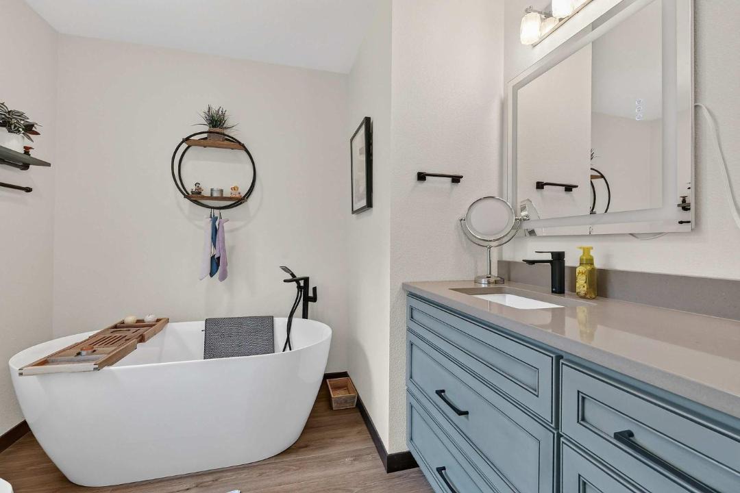 Photo of Bathroom in Baileys Harbor