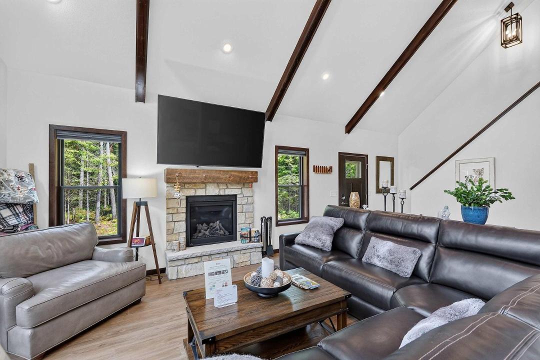 Photo of Livingroom in Baileys Harbor