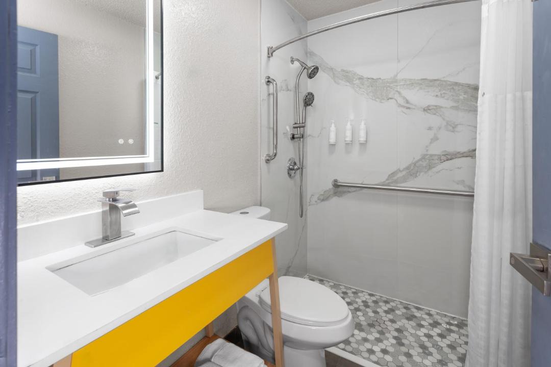 Photo of Bathroom in Waukegan