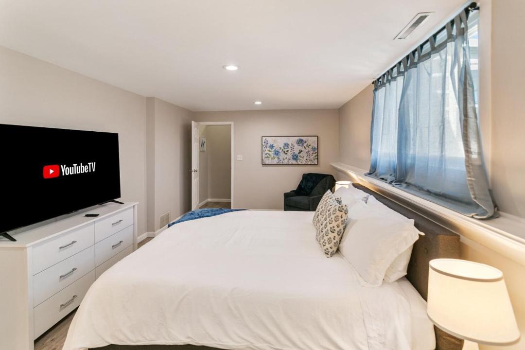 Photo of Bedroom in Waukegan