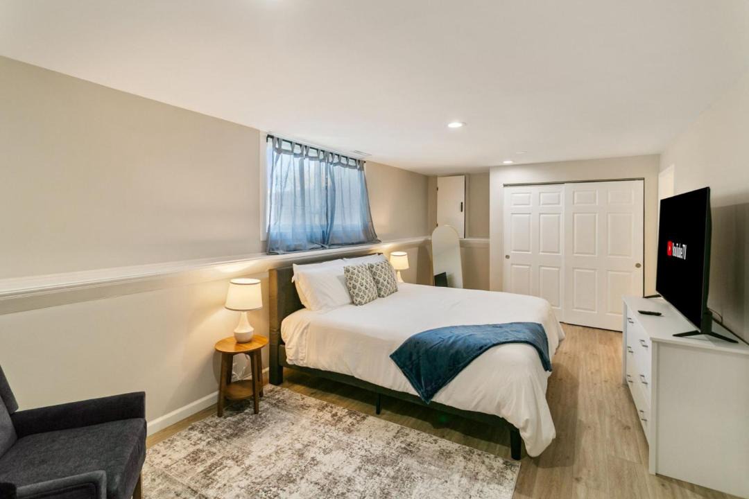 Photo of Bedroom in Waukegan