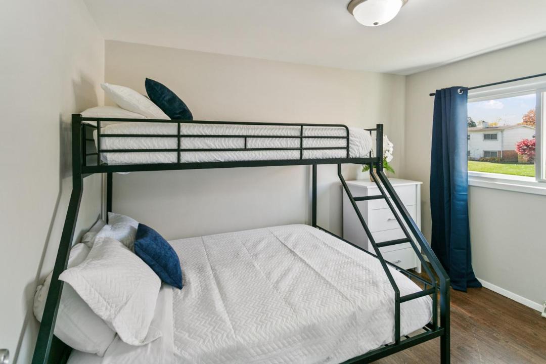Photo of Bedroom in Waukegan
