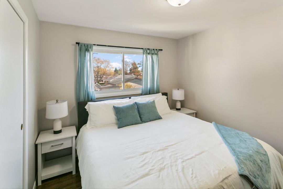 Photo of Bedroom in Waukegan